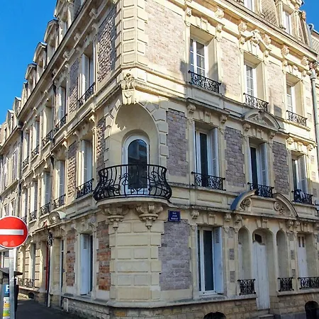 Charming With View Of The Abbaye-aux-hommes Apartment
